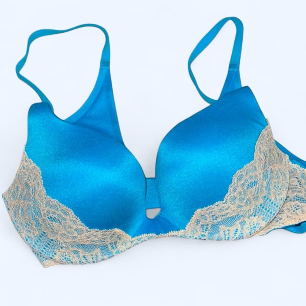 Victoria’s Secret blue cream white lace bra - pushup lingerie - y2k mermaid icy